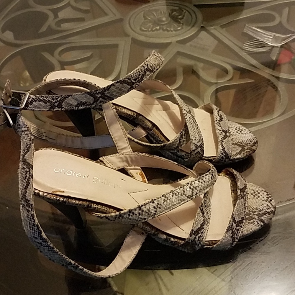 Shoes - Picture 2 of 4